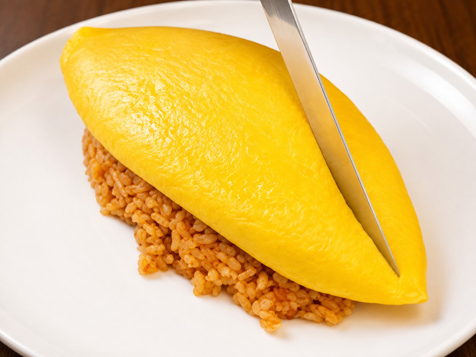 ナイフでオムレツを開くBAN'S KITCHENのぱっかーん体験